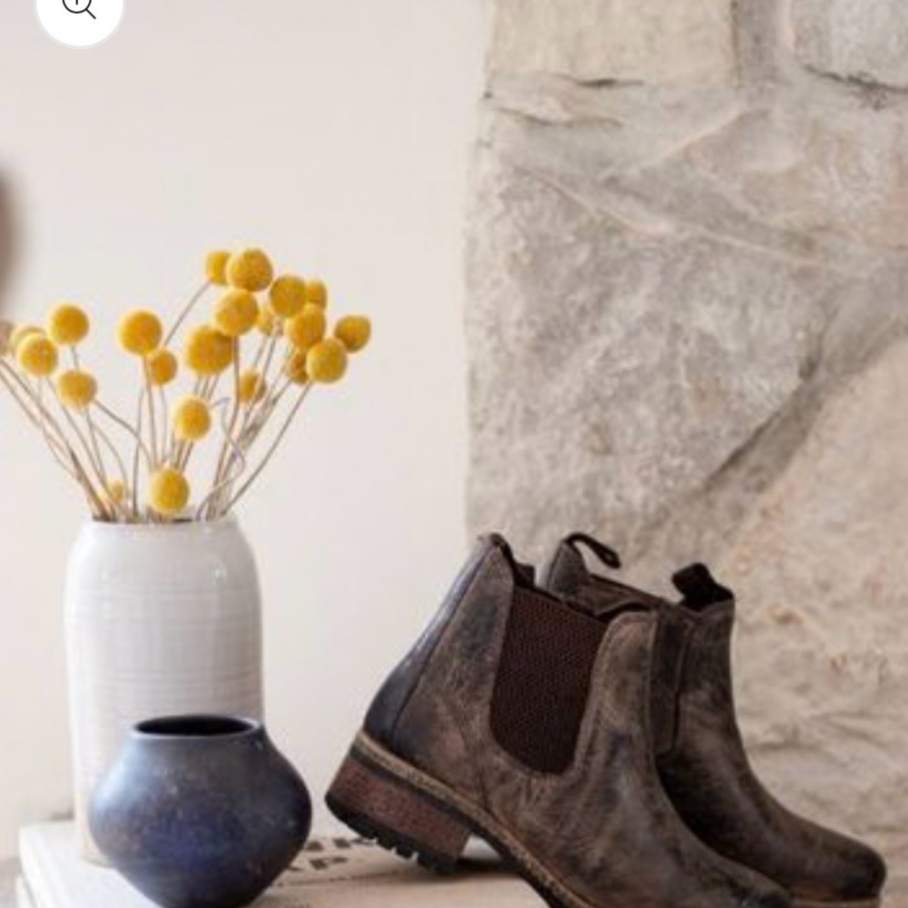 Diba True Genuine Leather Chelsea Brown Distressed Boots - Picture 2 of 11